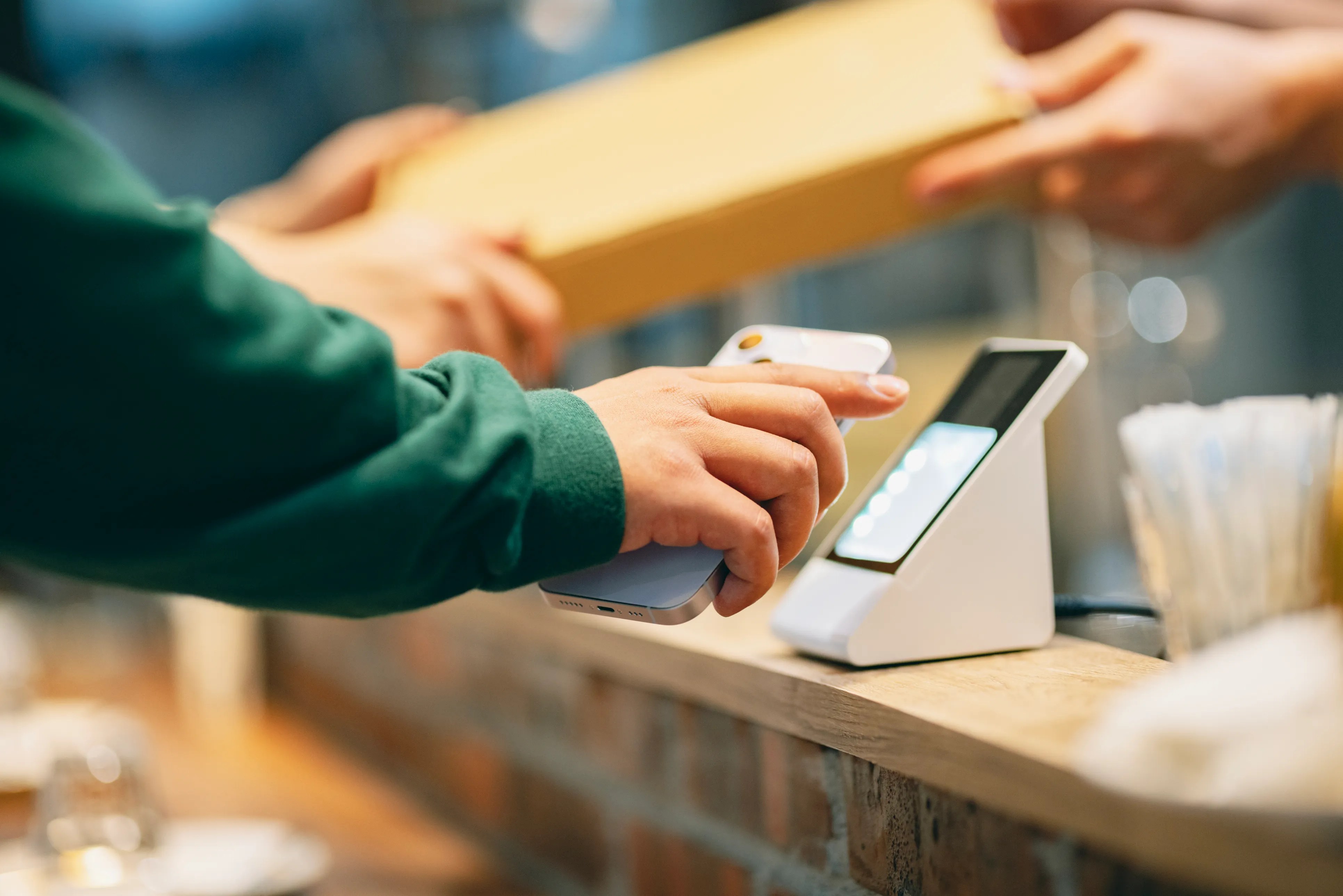 How Technology Helps Retain & Upsell Retail Customers